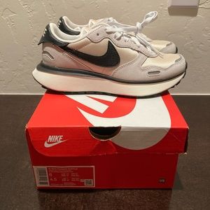 WOMENS NIKE
